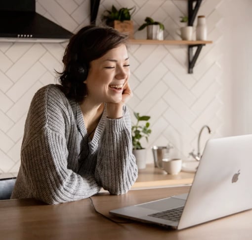 woman in
                      videocall